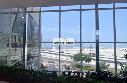 Shop - Studio - 1 Bathroom for rent in Beach Park Plaza Centre - Jumeirah 2 - Jumeirah - Dubai