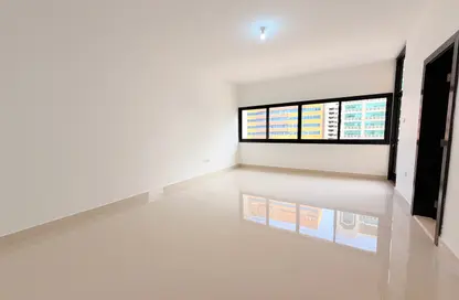 شقة - غرفة نوم - 2 حمامات للايجار في شارع حمدان - أبوظبي