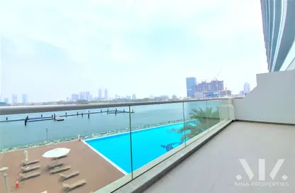 Pool image for: Apartment - 1 Bedroom - 2 Bathrooms for sale in Azure Residences - Palm Jumeirah - Dubai, Image 1
