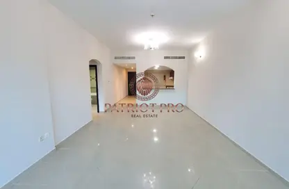 شقة - 2 غرف نوم - 2 حمامات للايجار في ارت 8 - برشا هايتس (تيكوم) - دبي