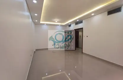Apartment - 3 Bedrooms - 3 Bathrooms for rent in Al Khalidiya - Abu Dhabi