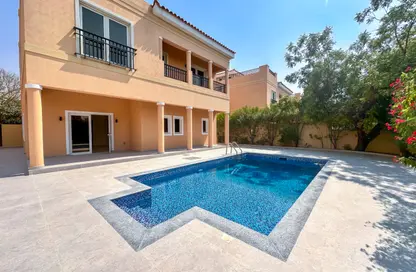 Villa - 5 Bedrooms - 4 Bathrooms for rent in The Centro - The Villa - Dubai