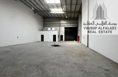 Warehouse - Studio - 2 Bathrooms for rent in Umm Al Thuoob - Umm Al Quwain