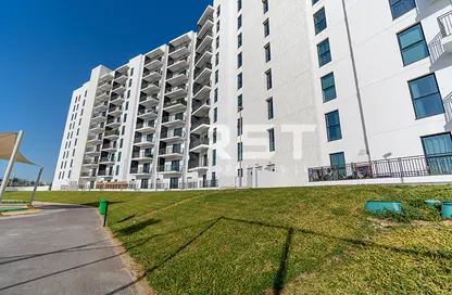 Apartment - 1 Bedroom - 1 Bathroom for sale in Waters Edge - Yas Island - Abu Dhabi