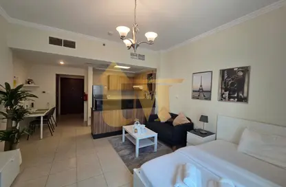 Apartment - Studio - 1 Bathroom for rent in Burj Al Nujoom - Downtown Dubai - Dubai