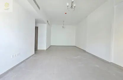 Apartment - 2 Bedrooms - 4 Bathrooms for rent in Al Warsan 4 - Al Warsan - Dubai