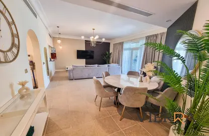 Living / Dining Room image for: Apartment - 2 Bedrooms - 3 Bathrooms for rent in Abu Keibal - Shoreline Apartments - Palm Jumeirah - Dubai, Image 1