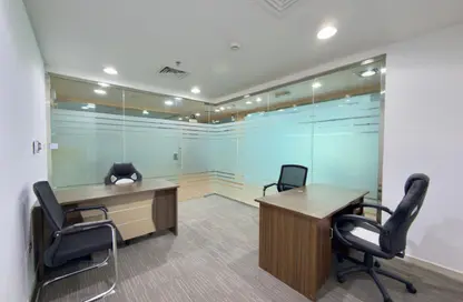 مكتب - استوديو - 4 حمامات للايجار في شارع حمدان - أبوظبي