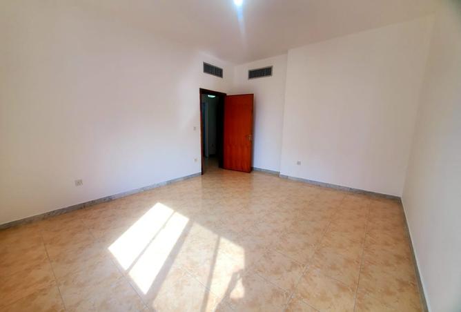 16081103 - Property Image 3