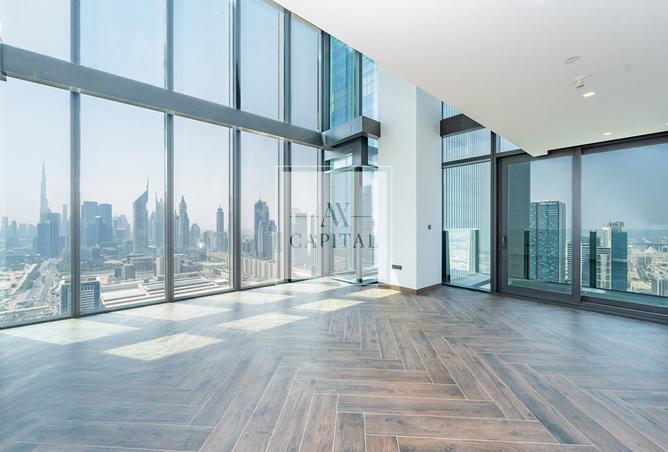 Corner Unit | Burj Khalifa View | Balcony | Maids