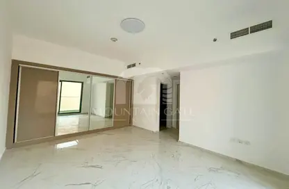 شقة - غرفة نوم - 2 حمامات للايجار في جولدن دريم برج 1 - منطقة 18 - قرية الجميرا سركل - دبي