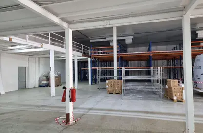 Parking image for: Warehouse - Studio for rent in Al Quoz 3 - Al Quoz - Dubai, Image 1