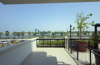 Apartment - 2 Bedrooms - 3 Bathrooms for sale in La Rive - La Mer - Jumeirah - Dubai