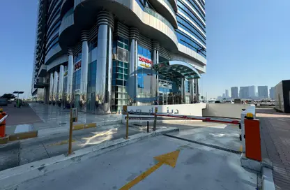 Apartment - 4 Bedrooms - 5 Bathrooms for rent in Al Aryam Tower - Tourist Club Area - Abu Dhabi