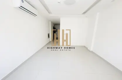 Apartment - 1 Bedroom - 1 Bathroom for rent in Muwailih Building - Muwaileh - Sharjah