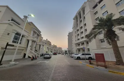 Villa - 4 Bedrooms - 7 Bathrooms for rent in Al Forsan Village - Khalifa City - Abu Dhabi