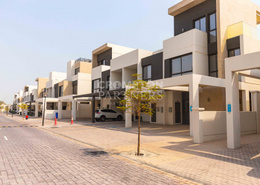 Townhouse - 5 bedrooms - 6 bathrooms for rent in Faya at Bloom Gardens - Bloom Gardens - Al Salam Street - Abu Dhabi
