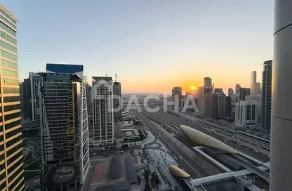شقة - 2 غرف نوم - 2 حمامات للايجار في جلوبال ليك فيو - (JLT) مجمع E - أبراج بحيرة الجميرا - دبي