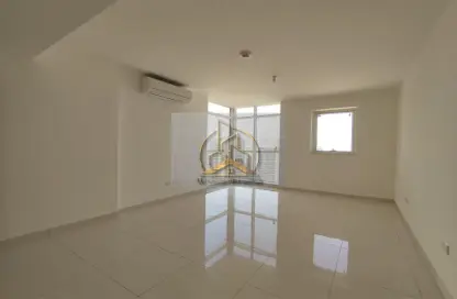 شقة - 2 غرف نوم - 3 حمامات للايجار في منطقة المرور - أبوظبي