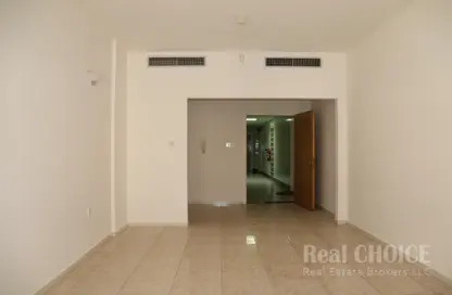 شقة - غرفة نوم - 1 حمام للايجار في C بناية الكواكب - بناية الكواكب - شارع الشيخ زايد - دبي