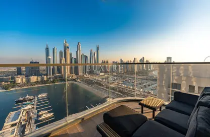 Apartment - 3 Bedrooms - 4 Bathrooms for sale in Marina Vista - EMAAR Beachfront - Dubai Harbour - Dubai