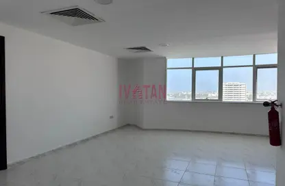Empty Room image for: Apartment - 1 Bedroom - 2 Bathrooms for rent in Union Tower - Al Seer - Ras Al Khaimah, Image 1