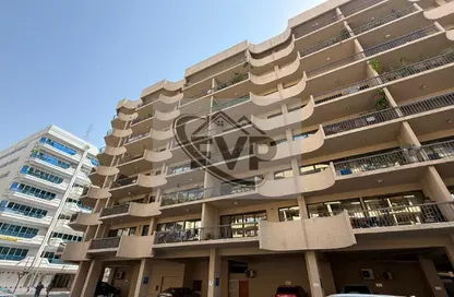 Apartment - 3 Bedrooms - 3 Bathrooms for rent in Golden Sands 1 - Mankhool - Bur Dubai - Dubai