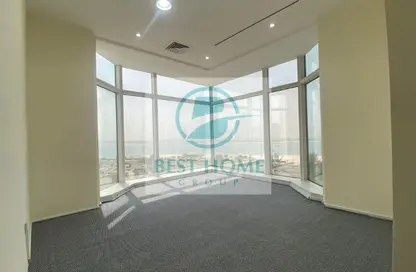 Office Space - Studio - 4 Bathrooms for rent in Cornich Al Khalidiya - Al Khalidiya - Abu Dhabi