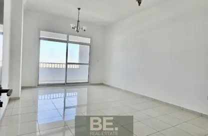 شقة - غرفة نوم - 2 حمامات للايجار في برج ربيعة - مجان - دبي لاند - دبي