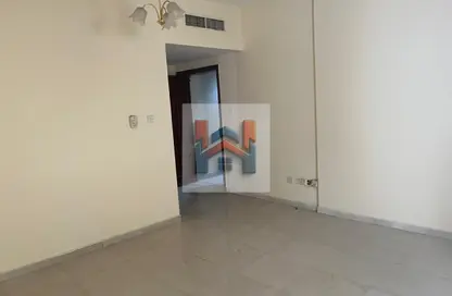 شقة - غرفة نوم - 2 حمامات للايجار في مساكن كورنيش عجمان - طريق كورنيش عجمان - عجمان