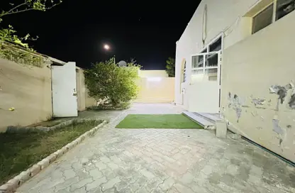 Compound - 3 Bedrooms - 2 Bathrooms for rent in Al Rahba - Abu Dhabi