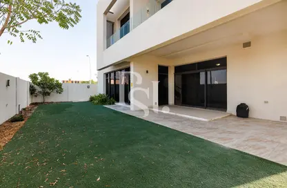 Villa - 4 Bedrooms - 7 Bathrooms for sale in West Yas - Yas Island - Abu Dhabi