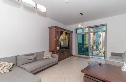 Living Room image for: Apartment - 1 Bedroom - 2 Bathrooms for rent in Marina Terrace - Dubai Marina - Dubai, Image 1