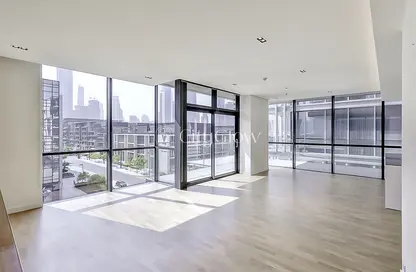 Apartment - 3 Bedrooms - 5 Bathrooms for rent in Building 7 - City Walk - Dubai