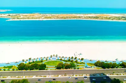 Apartment - 3 Bedrooms - 5 Bathrooms for rent in Corniche Road - Abu Dhabi
