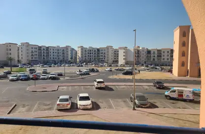 شقة - 1 حمام للايجار في O01 - طراز فارسي - المدينة الدولية - دبي