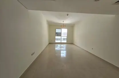 شقة - غرفة نوم - 2 حمامات للايجار في بناية رويال جي في سي - قرية الجميرا سركل - دبي