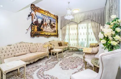 Living Room image for: Apartment - 2 Bedrooms - 1 Bathroom for rent in Marina Park - Dubai Marina - Dubai, Image 1