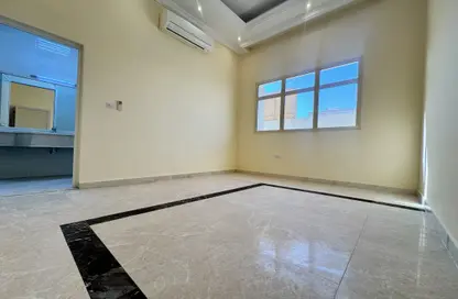 شقة - 1 حمام للايجار في مركز محمد بن زايد - مدينة محمد بن زايد - أبوظبي