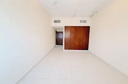 Apartment - 2 Bedrooms - 2 Bathrooms for rent in Al Khan Corniche - Al Khan - Sharjah
