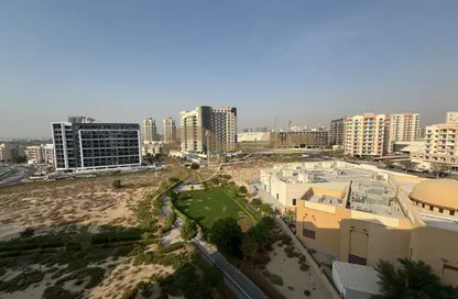 شقة - 2 غرف نوم - 3 حمامات للايجار في 12 مزايا - كيو بوينت - دبي لاند - دبي