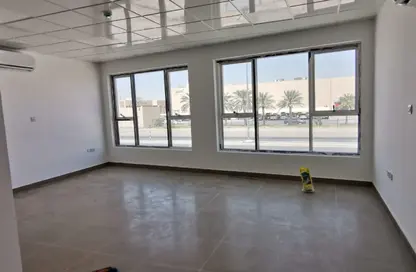 مكتب - استوديو - 1 حمام للايجار في السروج - العين