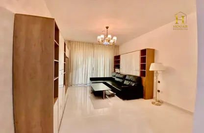 صورة لـ غرفة المعيشة شقة - 1 حمام للايجار في ريسورتز بي دانوب - ارجان - دبي ، صورة رقم 1
