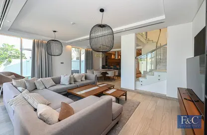 Villa - 4 Bedrooms - 6 Bathrooms for rent in Royal Park - Jumeirah Park - Dubai