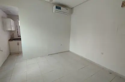 Apartment - Studio - 1 Bathroom for rent in Fire Station Road - Muwaileh - Sharjah