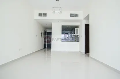 شقة - 2 غرف نوم - 3 حمامات للايجار في الازا 11 - دبي لاند - دبي