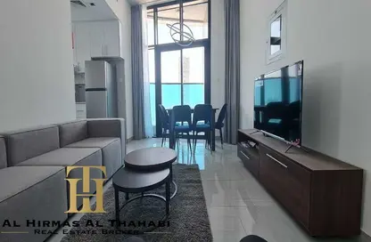 شقة - غرفة نوم - 2 حمامات للايجار في برج او2 - منطقة 14 - قرية الجميرا سركل - دبي