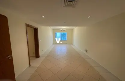 شقة - 2 غرف نوم - 2 حمامات للايجار في برج توينتي فرست سينشري - شارع الشيخ زايد - دبي