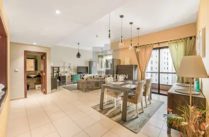 Apartment - 2 Bedrooms - 3 Bathrooms for sale in Rimal 2 - Rimal - Jumeirah Beach Residence - Dubai
