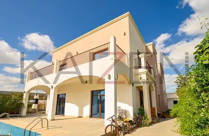 Villa - 6 Bedrooms - 7 Bathrooms for sale in District 7 - Jumeirah Park - Dubai